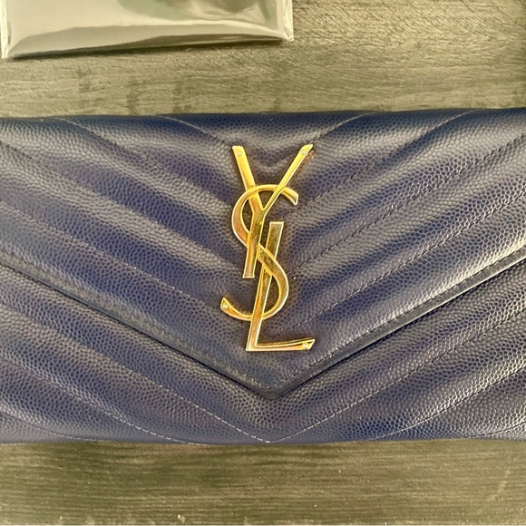 YSL Large flap Blue Wallet w/chain - Picture 4 of 16